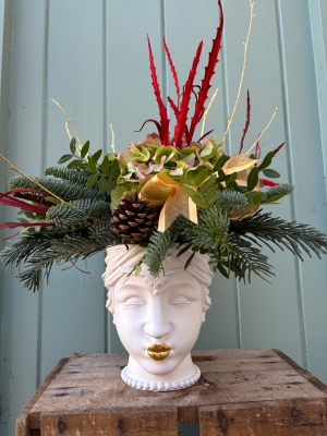 Golden Christmas Kisses