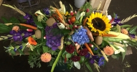 Country style vegetable and garden flower spray